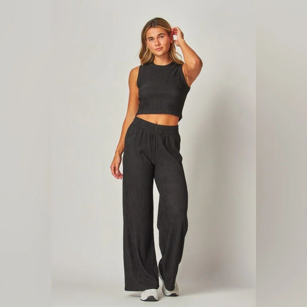 #39 Serene & Chic Pant Set-Black (PLUS) - Picture 3 of 5